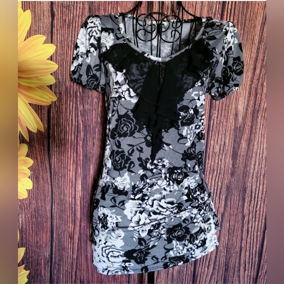 On Carnaby Faux Silk Top - Picture 1 of 5